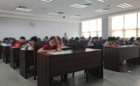 2018深圳中考体育考试考场参加考试学校和考生的规定与要求