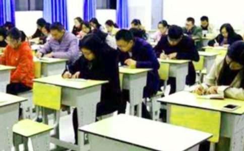 上万考生挤爆香港参加赴美留学必备考试SAT