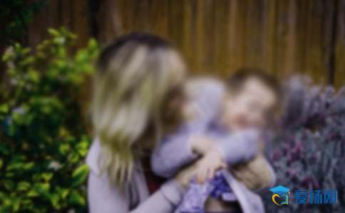 《献给母亲的歌》主题班会